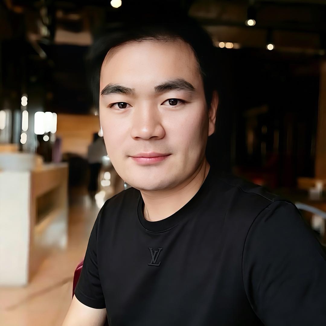 胡华侨 — 总经理